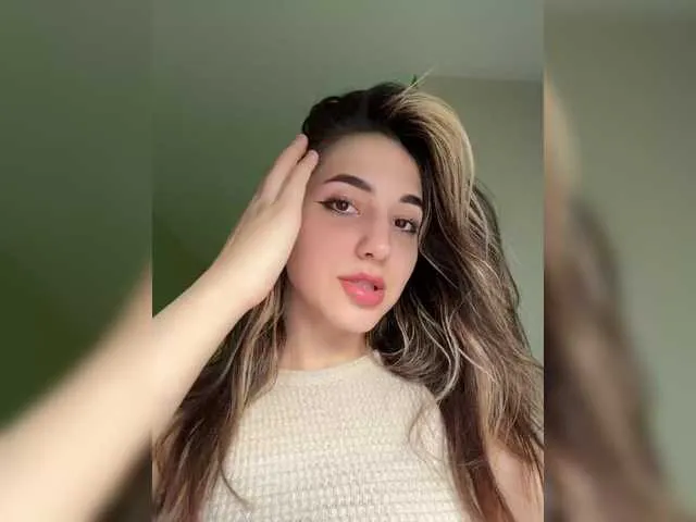 Live sex webcam photo for YoloLove #291029098