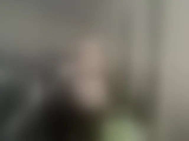 Live sex webcam photo for YoloLove #293915408