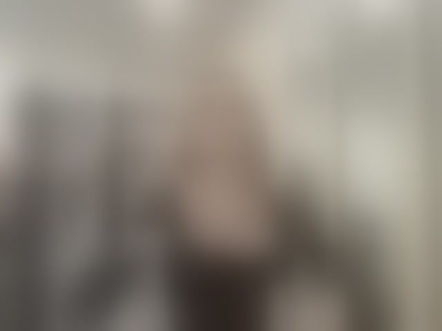 Live sex webcam photo for YoloLove #293992741