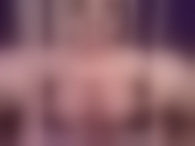 Live sex webcam photo for YoloLove #294103040