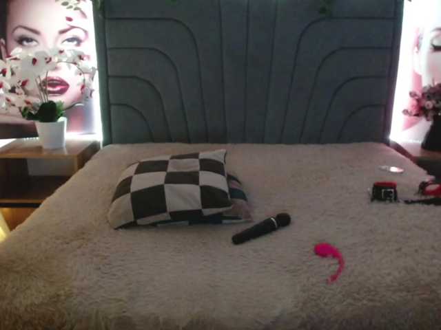 Live sex webcam photo for YooRa #276927370