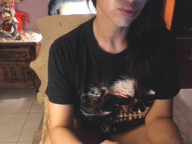 Live sex webcam photo for YopurAndrea69 #277451167