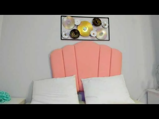 Live sex webcam photo for Yoshira1 #276180952