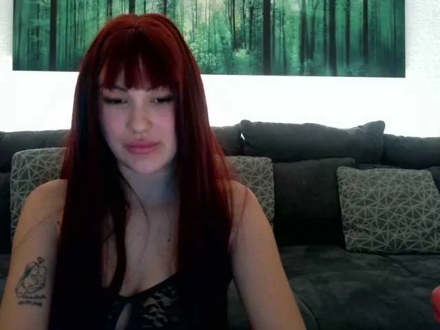 Live sex webcam photo for YoungHotMilf97 #290585812