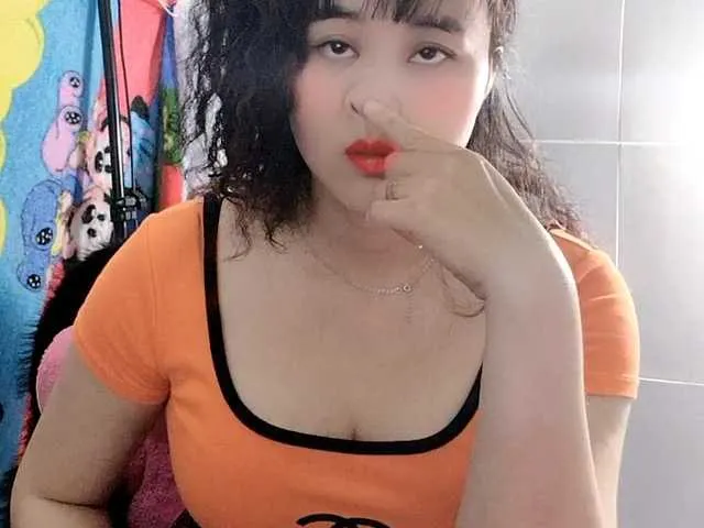 Live sex webcam photo for Youngsee69 #290637573