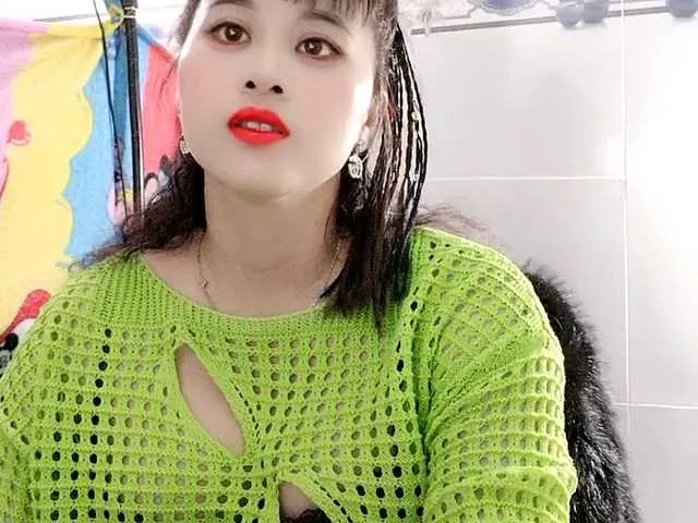 Live sex webcam photo for Youngsee69 #290685773