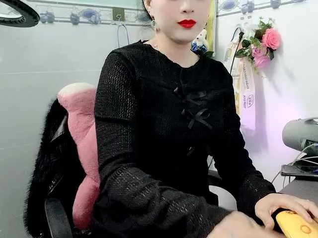Live sex webcam photo for Youngsee69 #290764546