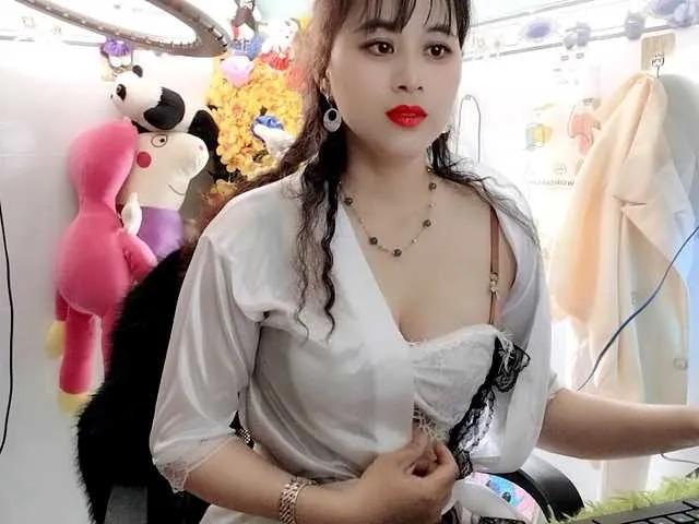 Live sex webcam photo for Youngsee69 #290926726