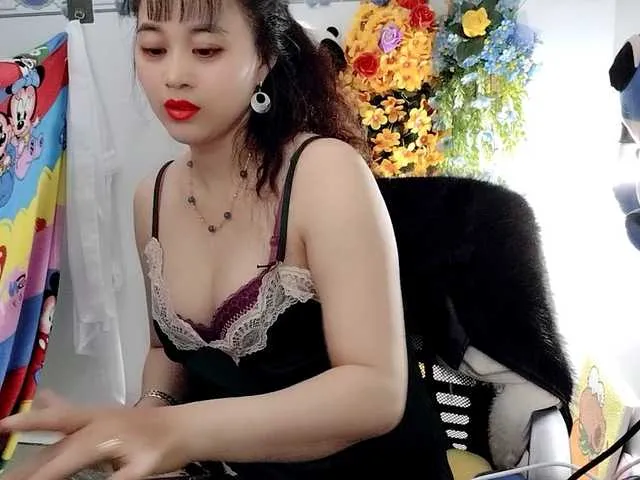 Live sex webcam photo for Youngsee69 #290952974