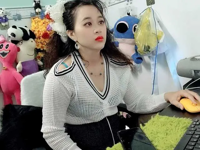 Live sex webcam photo for Youngsee69 #290989551