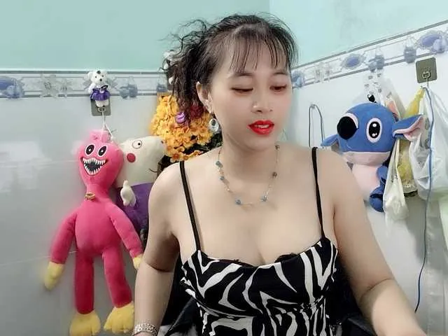 Live sex webcam photo for Youngsee69 #291002835