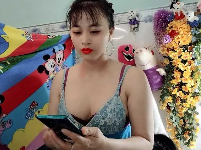 Live sex webcam photo for Youngsee69 #291037833