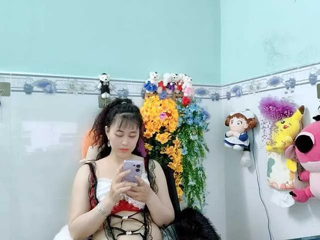 Live sex webcam photo for Youngsee69 #291095596