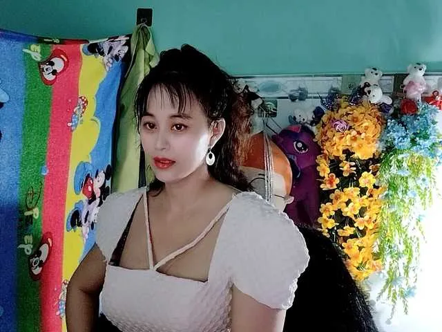 Live sex webcam photo for Youngsee69 #291193241