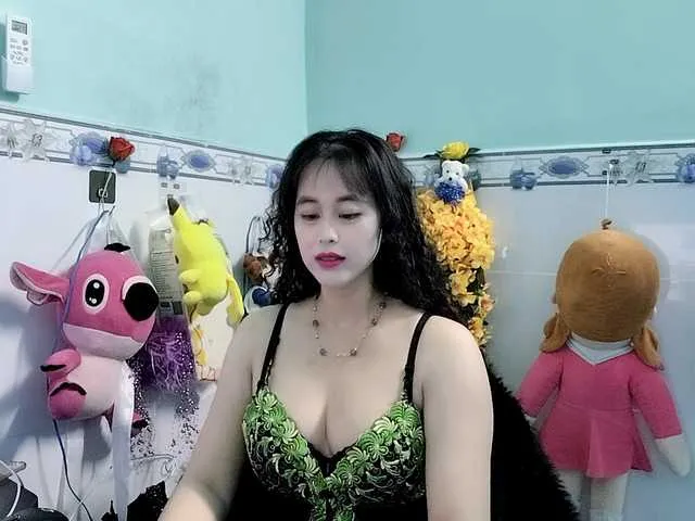 Live sex webcam photo for Youngsee69 #291377375