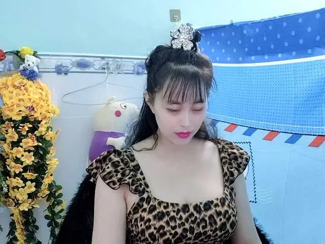 Live sex webcam photo for Youngsee69 #291447692