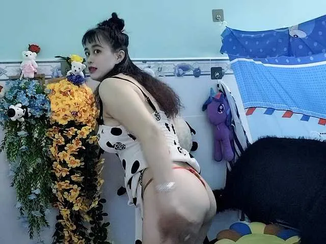 Live sex webcam photo for Youngsee69 #291460798