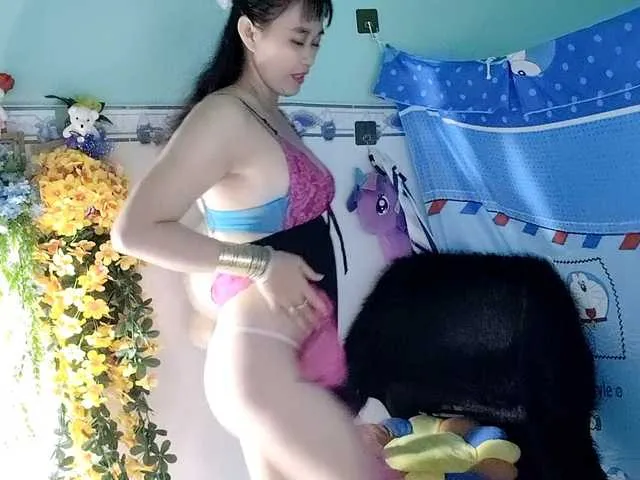 Live sex webcam photo for Youngsee69 #291469610