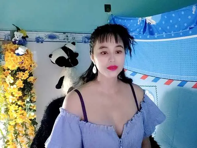 Live sex webcam photo for Youngsee69 #291524448