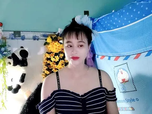 Live sex webcam photo for Youngsee69 #291558424