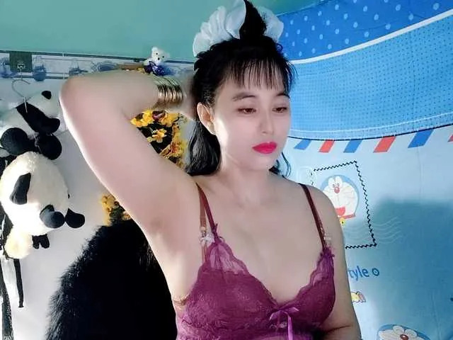 Live sex webcam photo for Youngsee69 #291591393