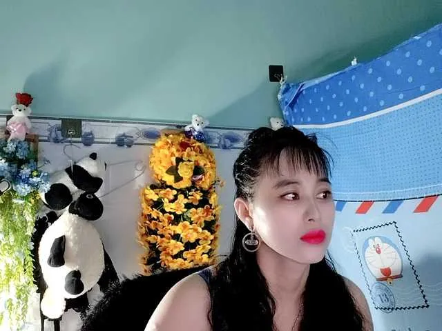 Live sex webcam photo for Youngsee69 #291598289