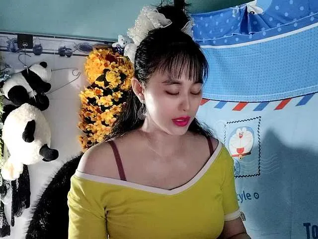 Live sex webcam photo for Youngsee69 #291652142