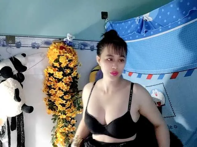 Live sex webcam photo for Youngsee69 #291673029
