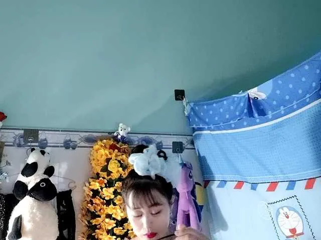 Live sex webcam photo for Youngsee69 #291678163