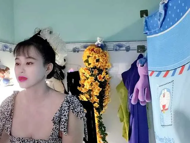 Live sex webcam photo for Youngsee69 #291717572