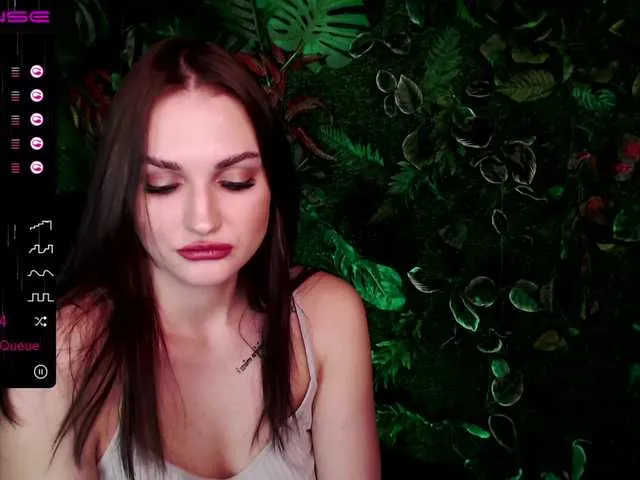 Live sex webcam photo for Your-Alison #272000931
