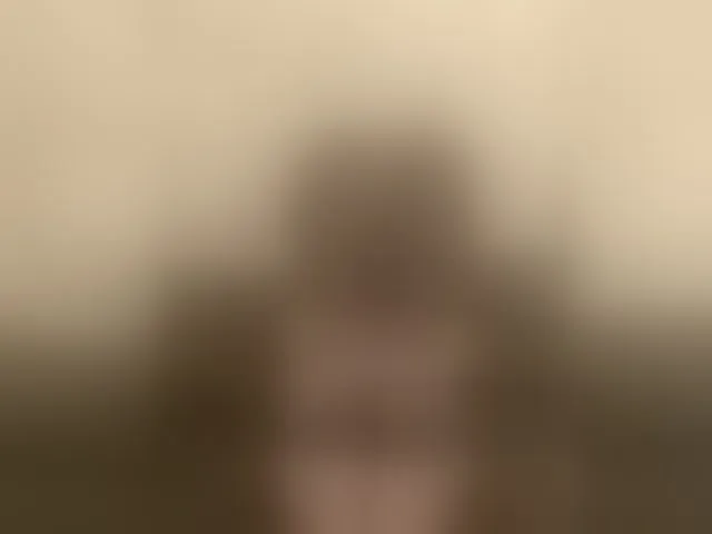 Live sex webcam photo for Your-Girlfriend #292691200