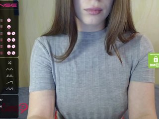 Live sex webcam photo for Your-girl- #231519888