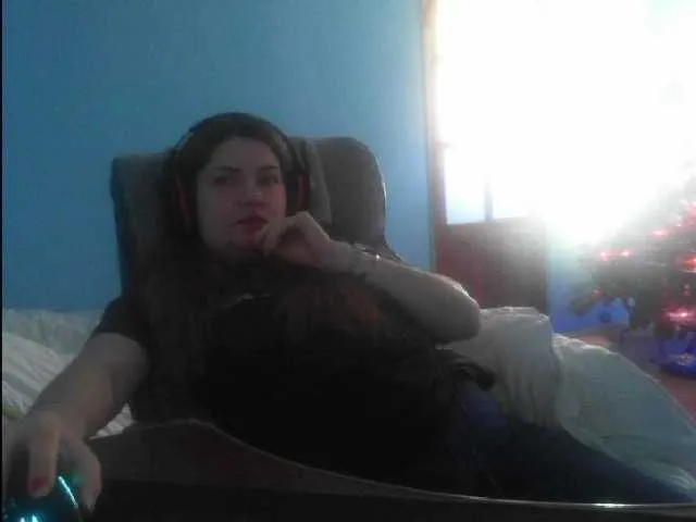 Live sex webcam photo for YourDesire36 #272357570