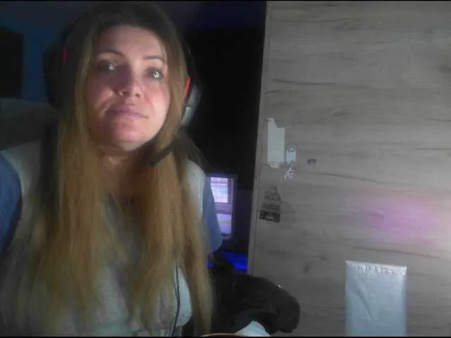 Live sex webcam photo for YourDesire36 #272807101