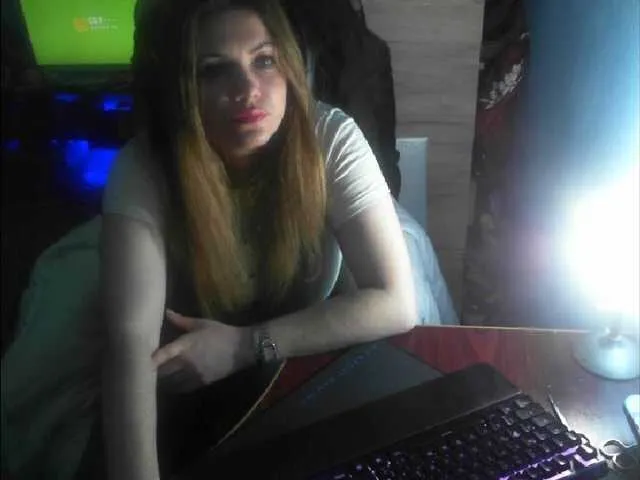 Live sex webcam photo for YourDesire36 #272835035
