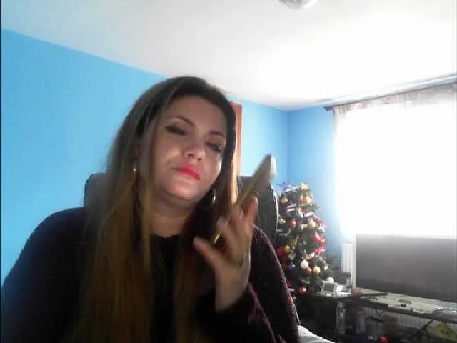 Live sex webcam photo for YourDesire36 #272918225