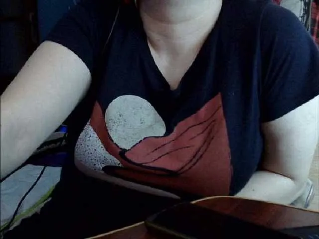Live sex webcam photo for YourDesire36 #273266700