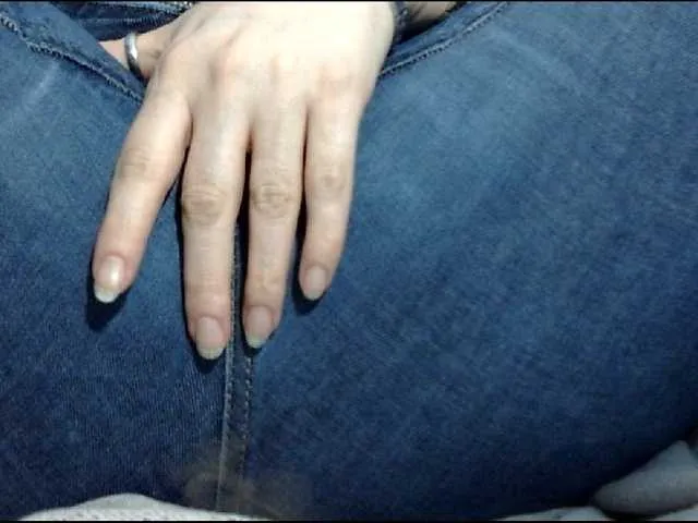 Live sex webcam photo for YourDesire36 #273596977