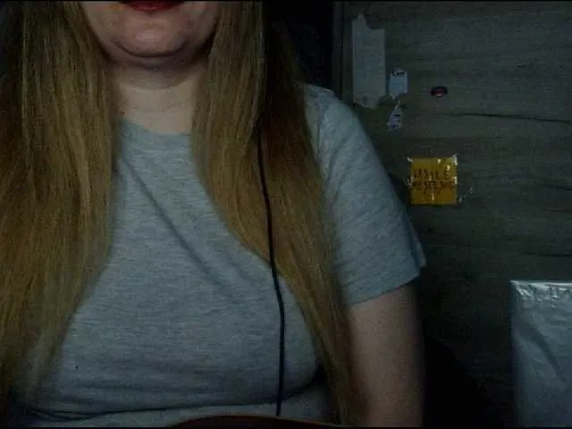 Live sex webcam photo for YourDesire36 #273641176