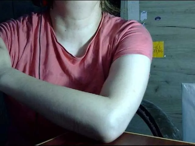 Live sex webcam photo for YourDesire36 #273717099
