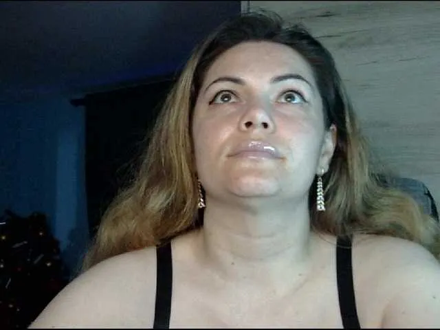Live sex webcam photo for YourDesire36 #273926153