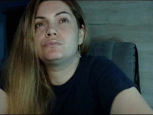 Live sex webcam photo for YourDesire36 #273936202