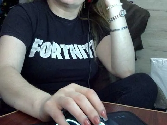 Live sex webcam photo for YourDesire36 #274049502