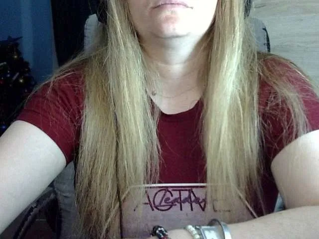 Live sex webcam photo for YourDesire36 #274131697