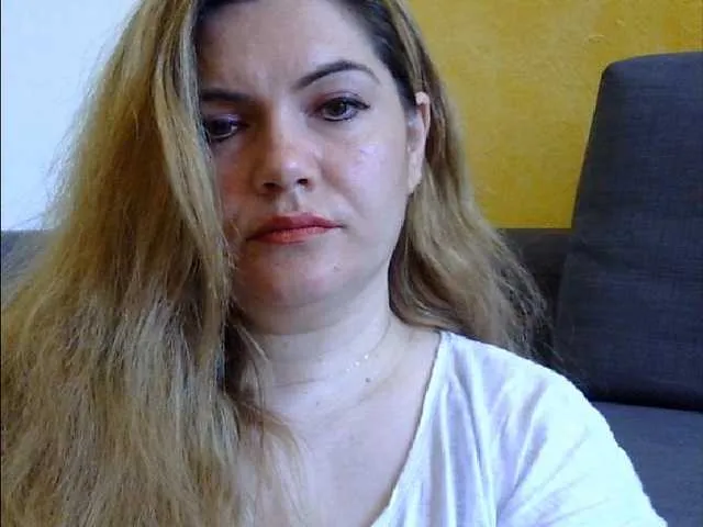 Live sex webcam photo for YourDesire36 #275589244