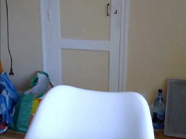 Live sex webcam photo for YourDesire36 #275625308