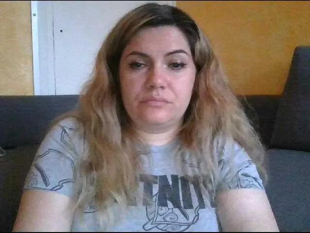 Live sex webcam photo for YourDesire36 #275641103