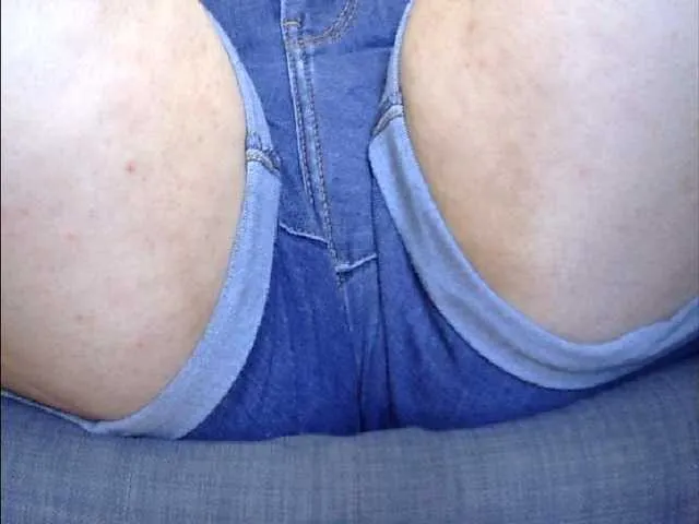 Live sex webcam photo for YourDesire36 #275646964