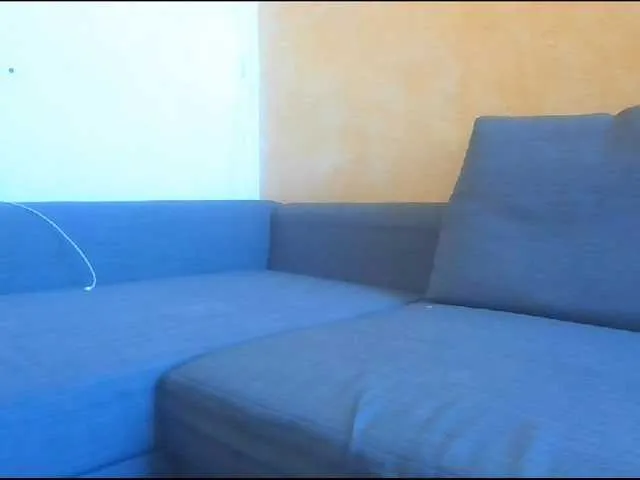 Live sex webcam photo for YourDesire36 #275706067